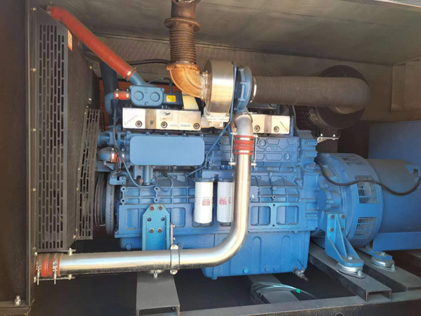 吴川燃油消耗率与进气温度的具体关系是什么？