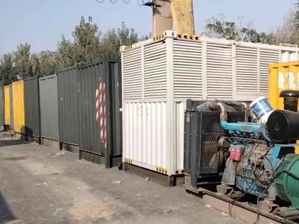 吴川200KW柴油发电机机组每小时油耗是多少？